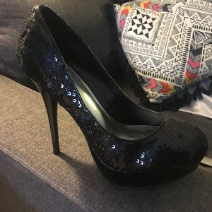 Stunning Sequins Platform Pumps!! 😍